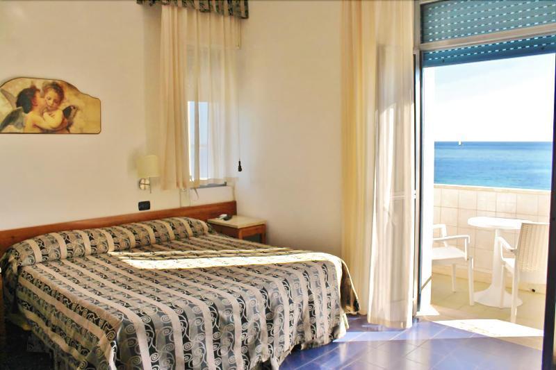 Hotel Blu Порто-Чезарео Экстерьер фото